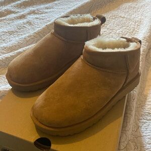 Classic ultra mini Uggs chestnut